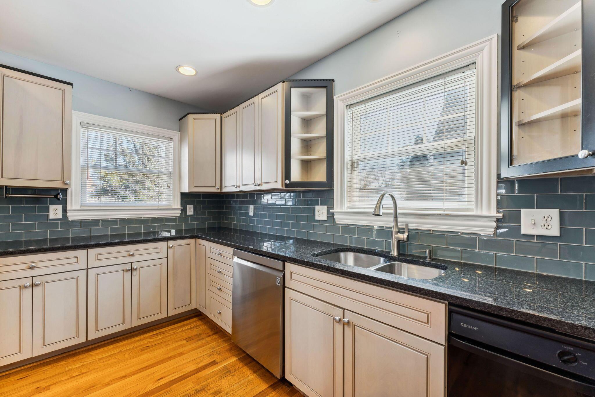 114 South Cassingham Road Bexley, OH 43209 - Photo 19 of 51 Kitchen
