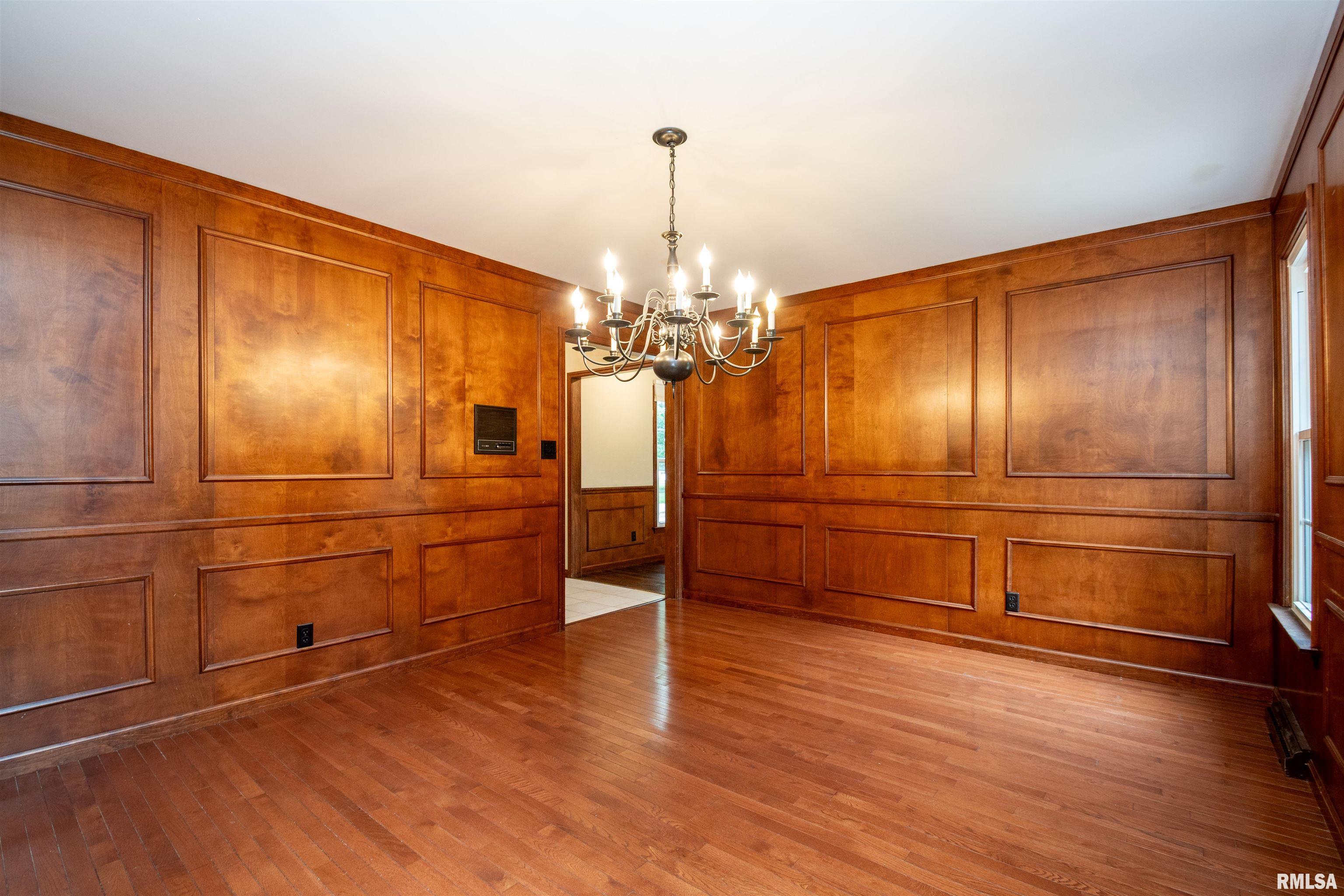6729 North Mount Hawley Road Peoria, IL 61614 - Photo 8 of 44 Gallery Image 8