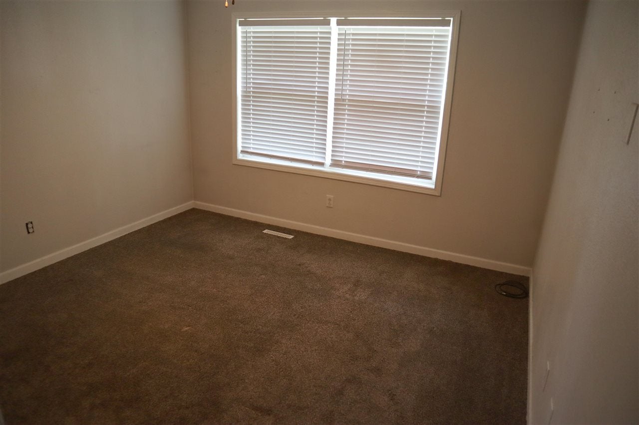 1220 Fulton Street Waterloo, IA 50707 - Photo 7 of 18 Gallery Image 7