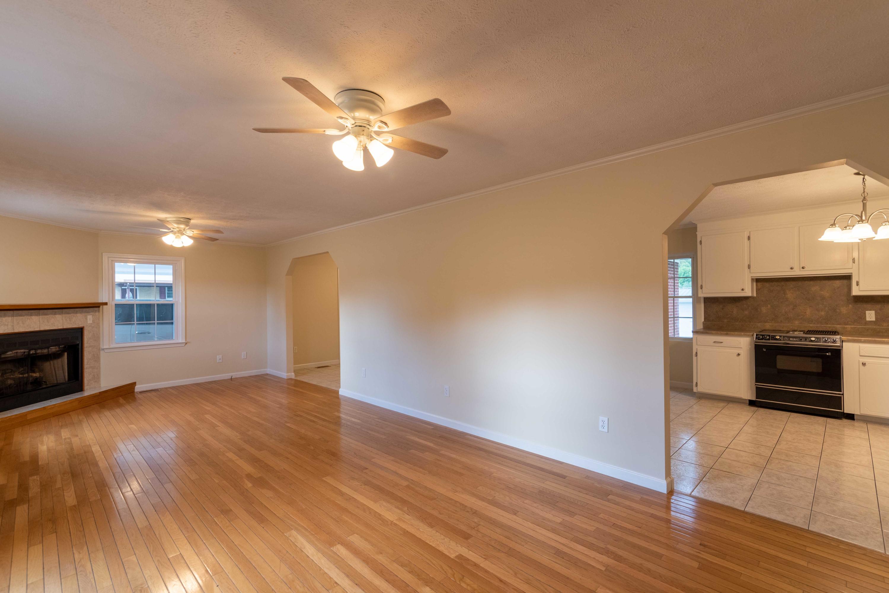 24182 Johnson Chapel Road Bristol, VA 24202 - Photo 12 of 46 24218 Johnson Chapel-16