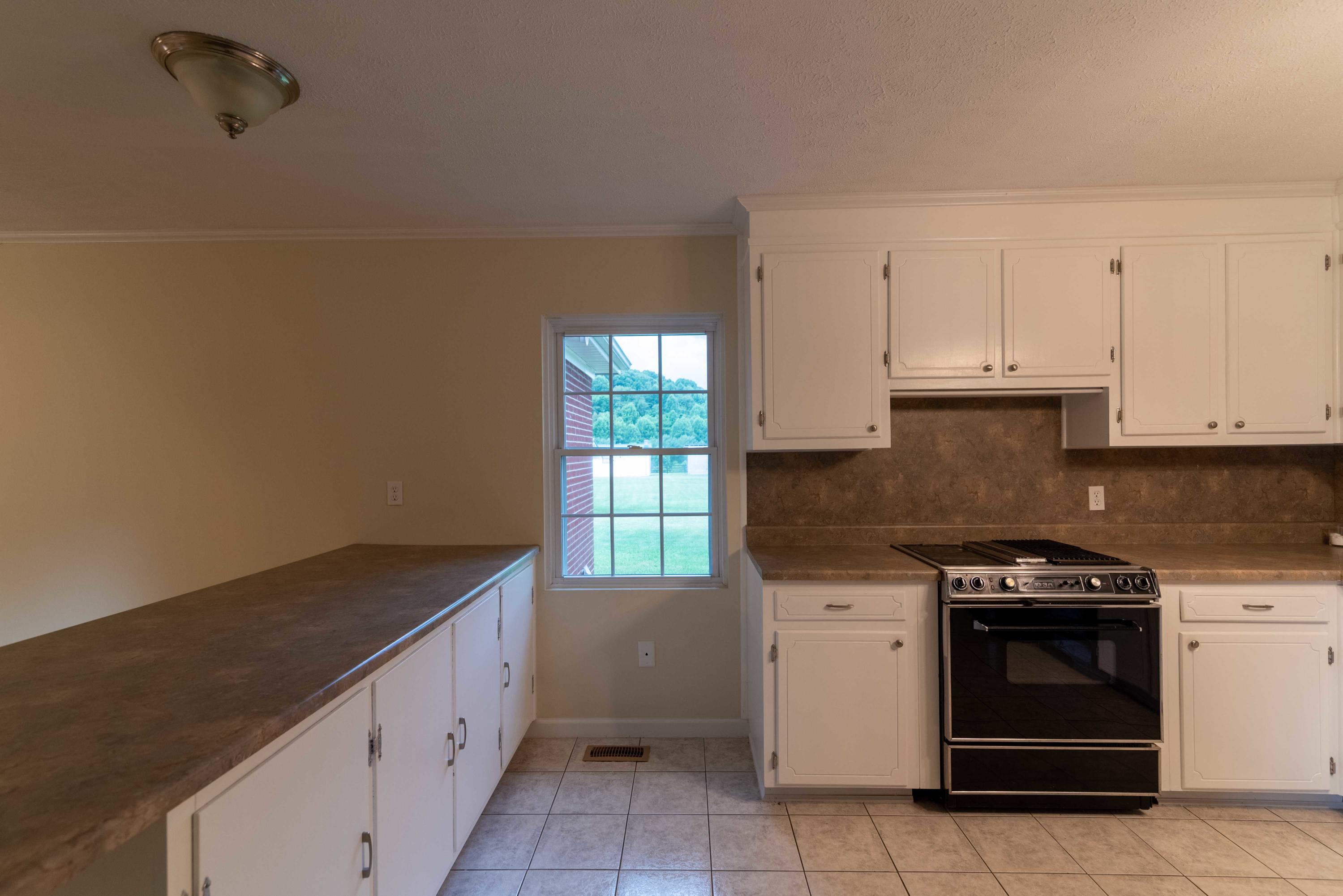 24182 Johnson Chapel Road Bristol, VA 24202 - Photo 6 of 46 24218 Johnson Chapel-8