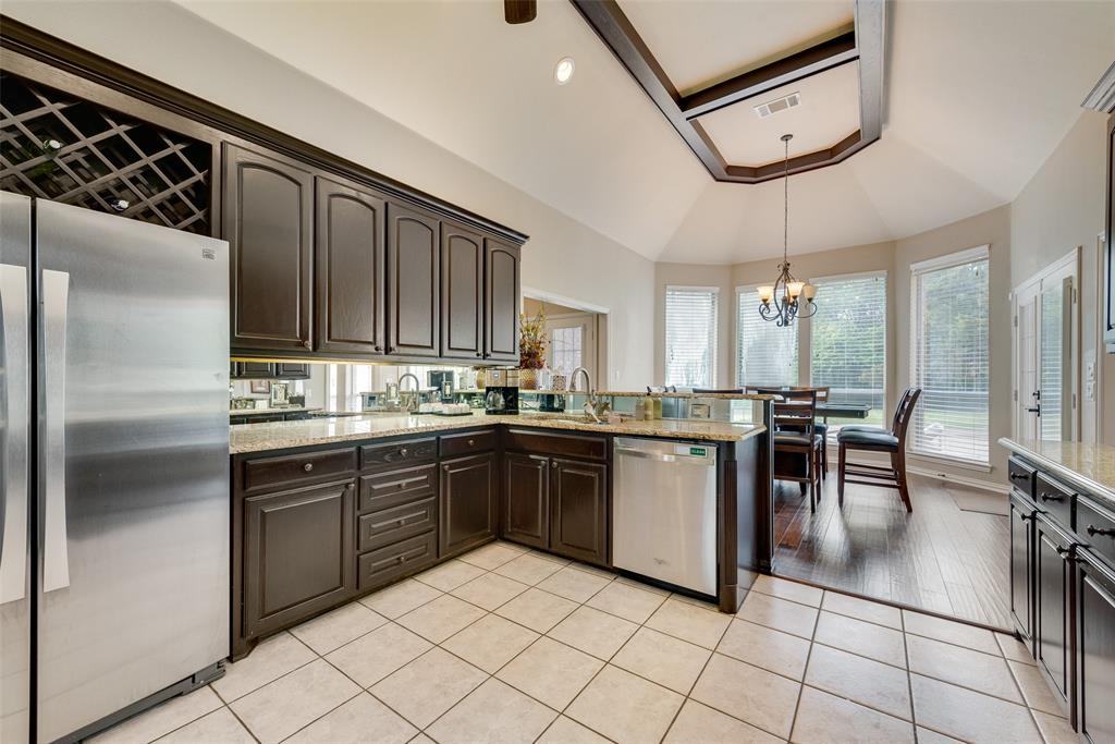 102 Dobbs Road Lake Dallas, TX 76208 - Photo 11 of 35