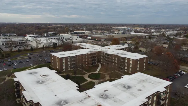 $159,000 | 1321 South Finley Road, Unit 105, Lombard, IL 60148