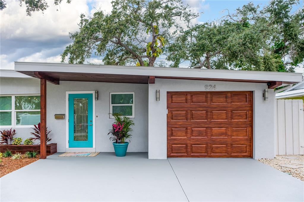 924 Riviera Street Venice, FL 34285 - Photo 1 of 1 Mid Century modern lines and woodwork