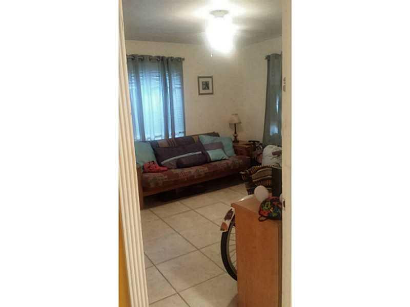 1016 North 31st Road Hollywood, FL 33021 - Photo 6 of 6 Den/Family/Great Room