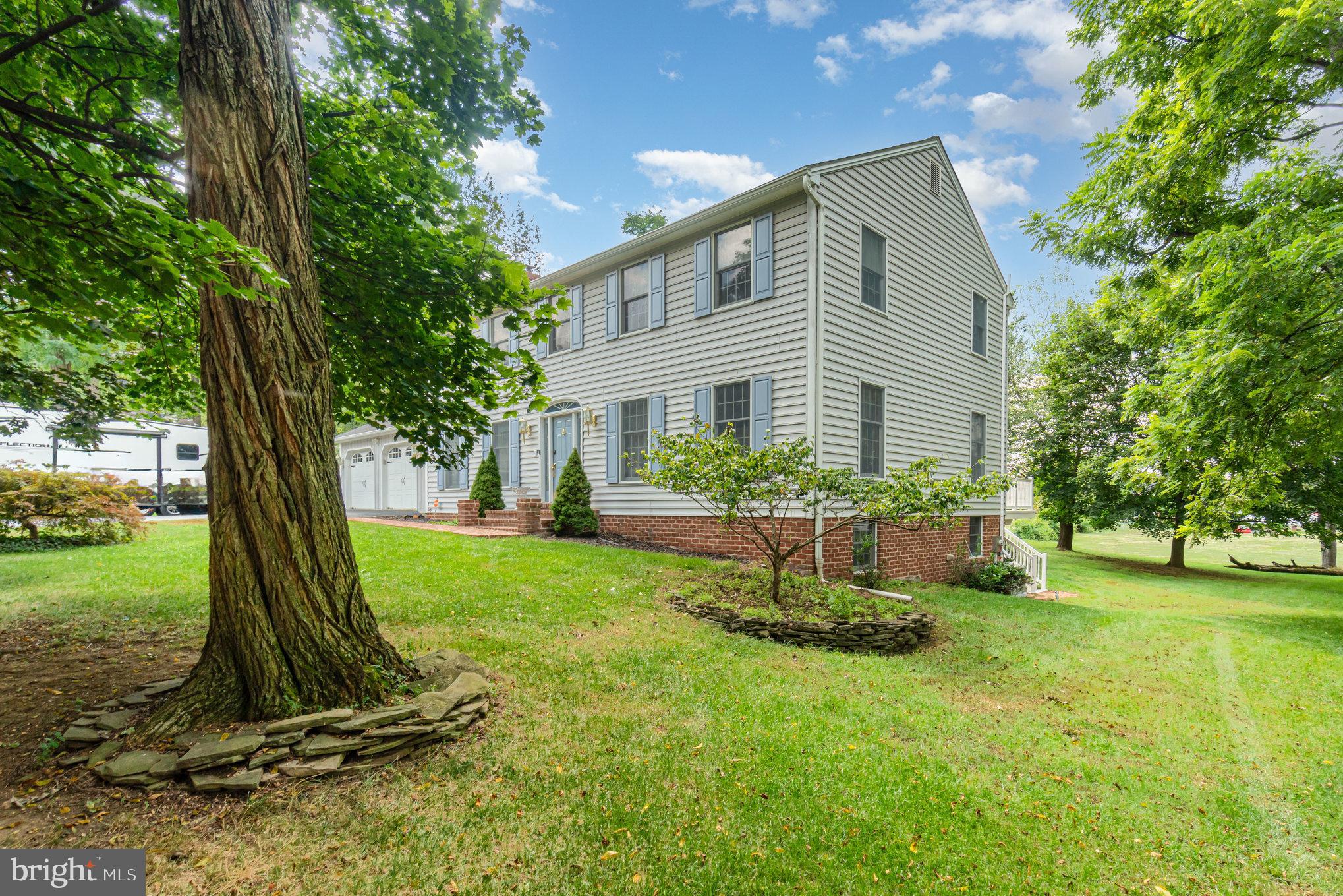 320 Hickory Road Carlisle, PA 17015 - Photo 3 of 41 Gallery Image 3