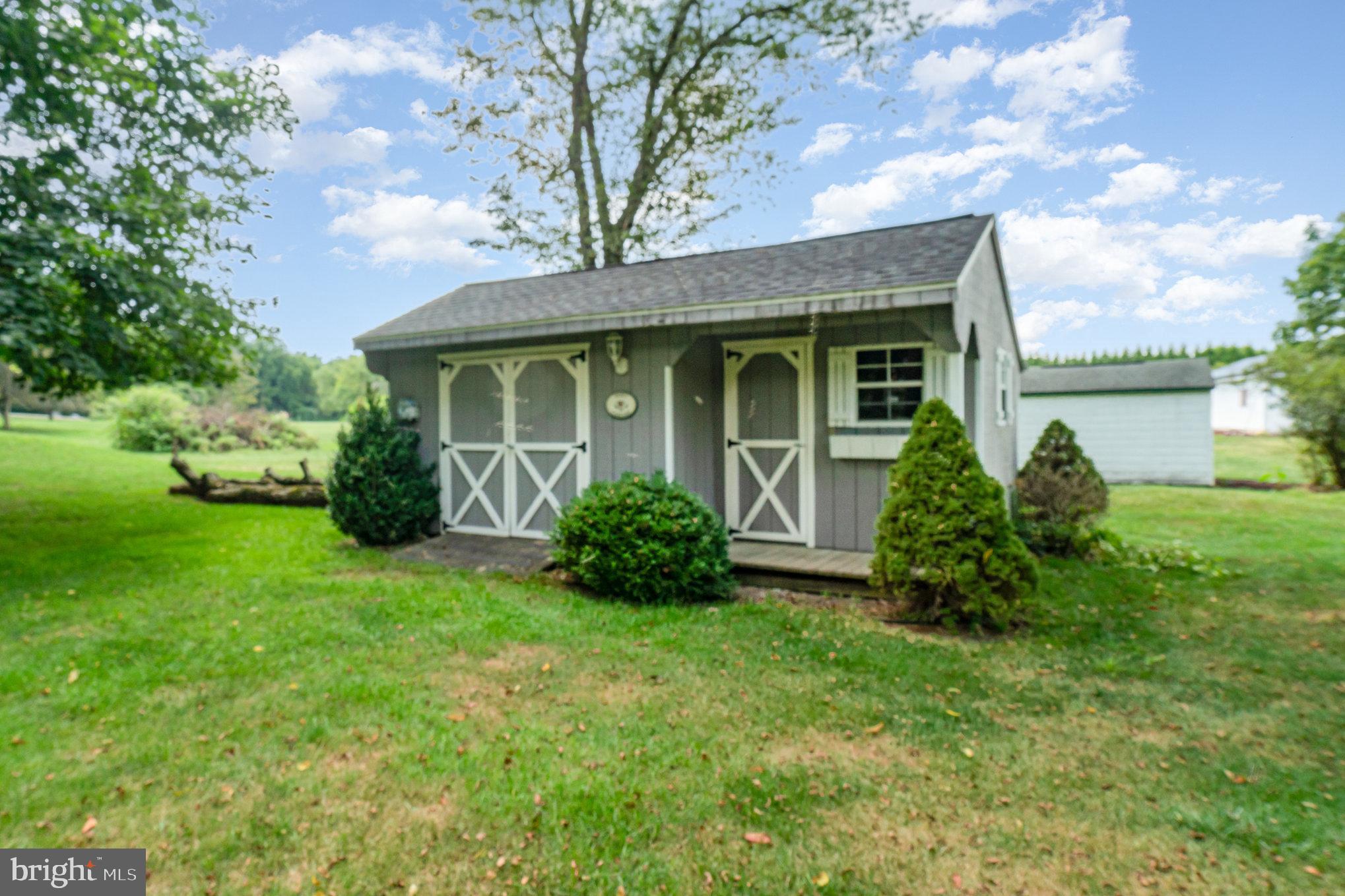 320 Hickory Road Carlisle, PA 17015 - Photo 33 of 41 Gallery Image 33