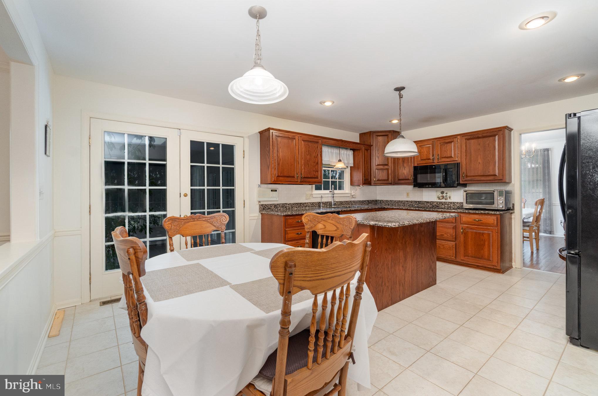 320 Hickory Road Carlisle, PA 17015 - Photo 9 of 41 Gallery Image 9