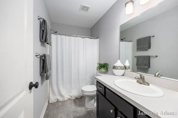 $535,000 | 511 Ivy Grove Northwest, Grand Rapids, MI 49534