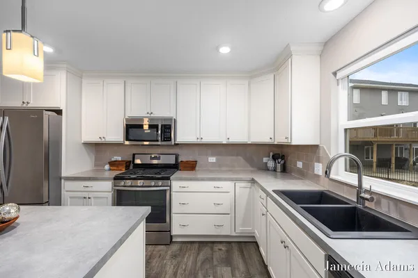 $535,000 | 511 Ivy Grove Northwest, Grand Rapids, MI 49534