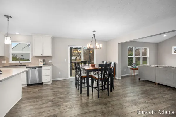 $535,000 | 511 Ivy Grove Northwest, Grand Rapids, MI 49534