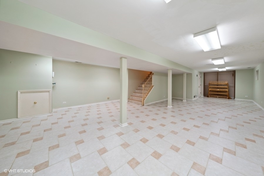 1824 Red Bud Road Bolingbrook, IL 60490 - Photo 18 of 22 a big room with a natural light