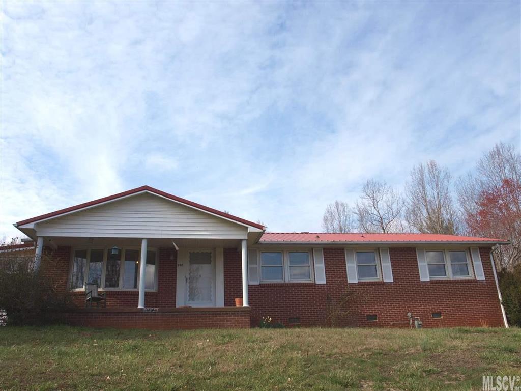 890 Cape Hickory Road Hickory, NC 28601 - Photo 2 of 21 Gallery Image 2