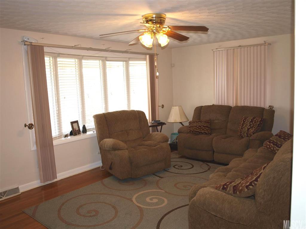 890 Cape Hickory Road Hickory, NC 28601 - Photo 17 of 21 Gallery Image 17