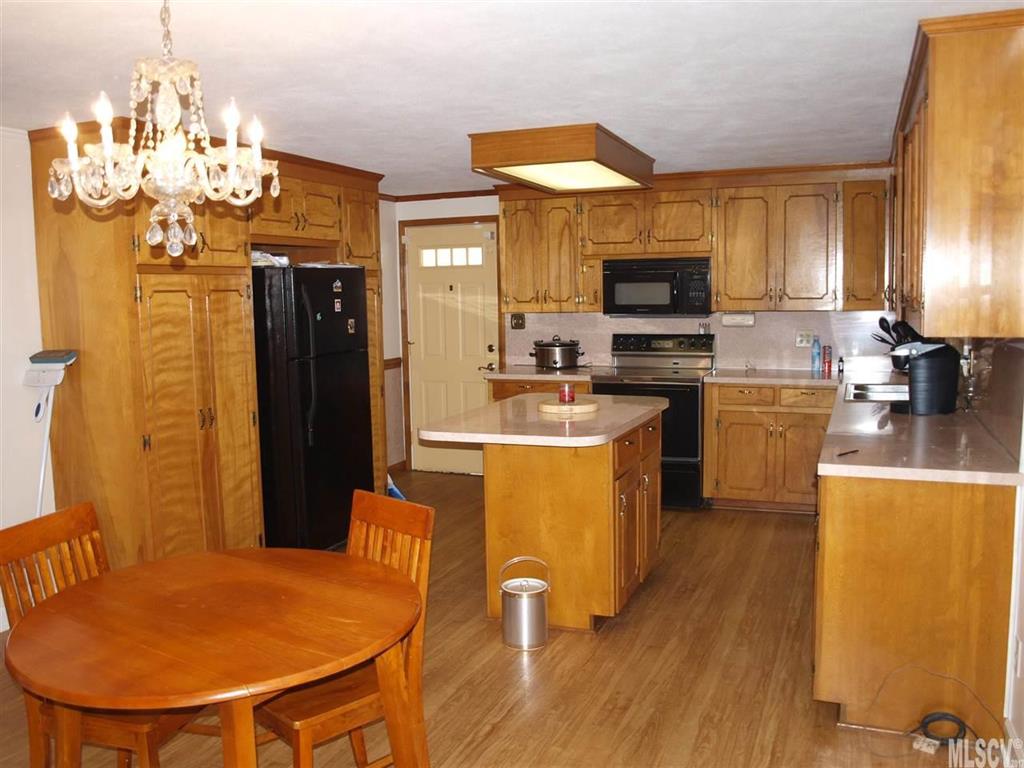 890 Cape Hickory Road Hickory, NC 28601 - Photo 19 of 21 Gallery Image 19