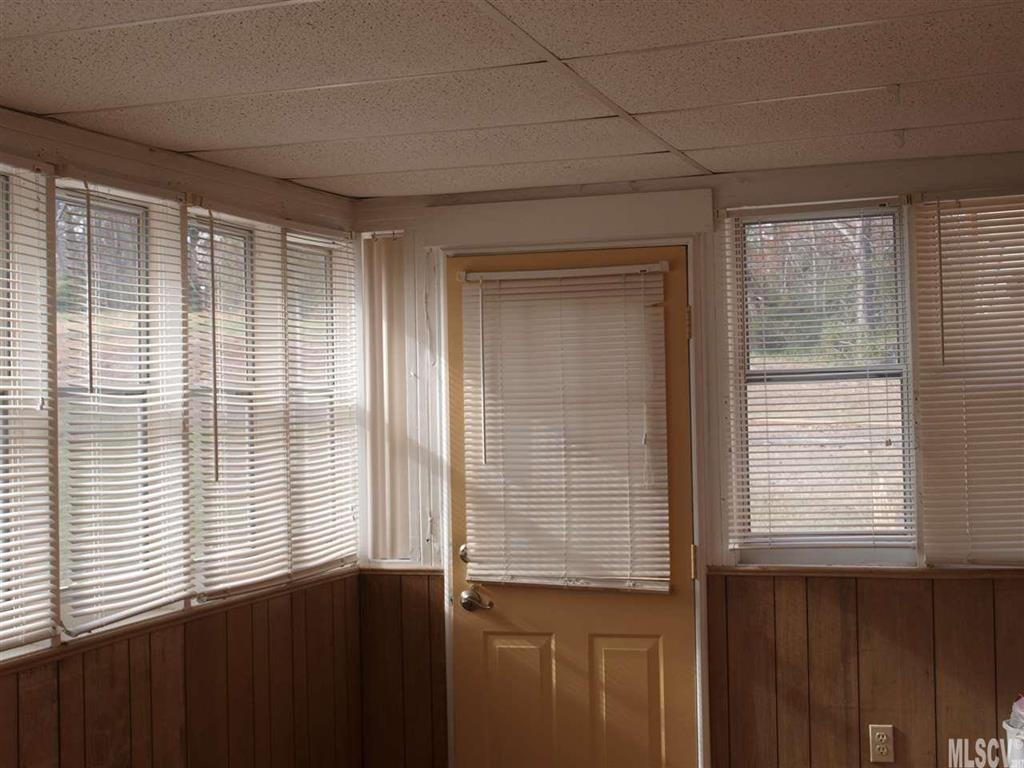 890 Cape Hickory Road Hickory, NC 28601 - Photo 4 of 21 Gallery Image 4