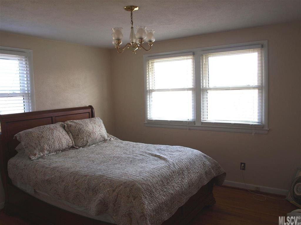 890 Cape Hickory Road Hickory, NC 28601 - Photo 5 of 21 Gallery Image 5