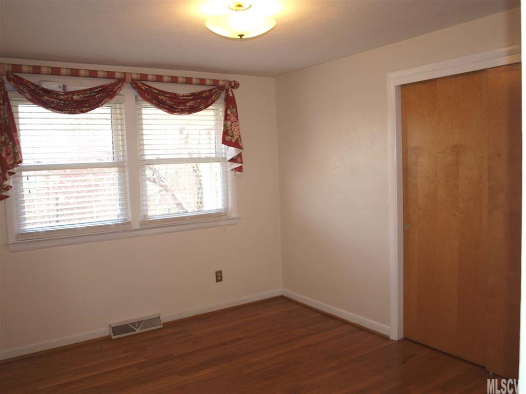 890 Cape Hickory Road Hickory, NC 28601 - Photo 8 of 21 Gallery Image 8