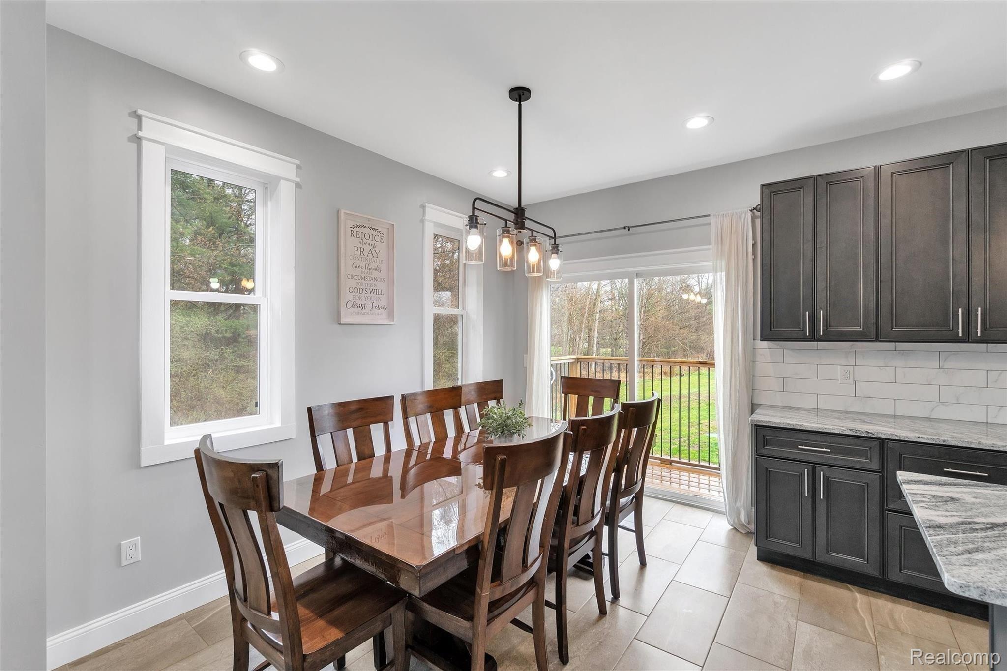 43540 Dunn Road Belleville, MI 48111 - Photo 21 of 79 Diningroom/breakfast nook