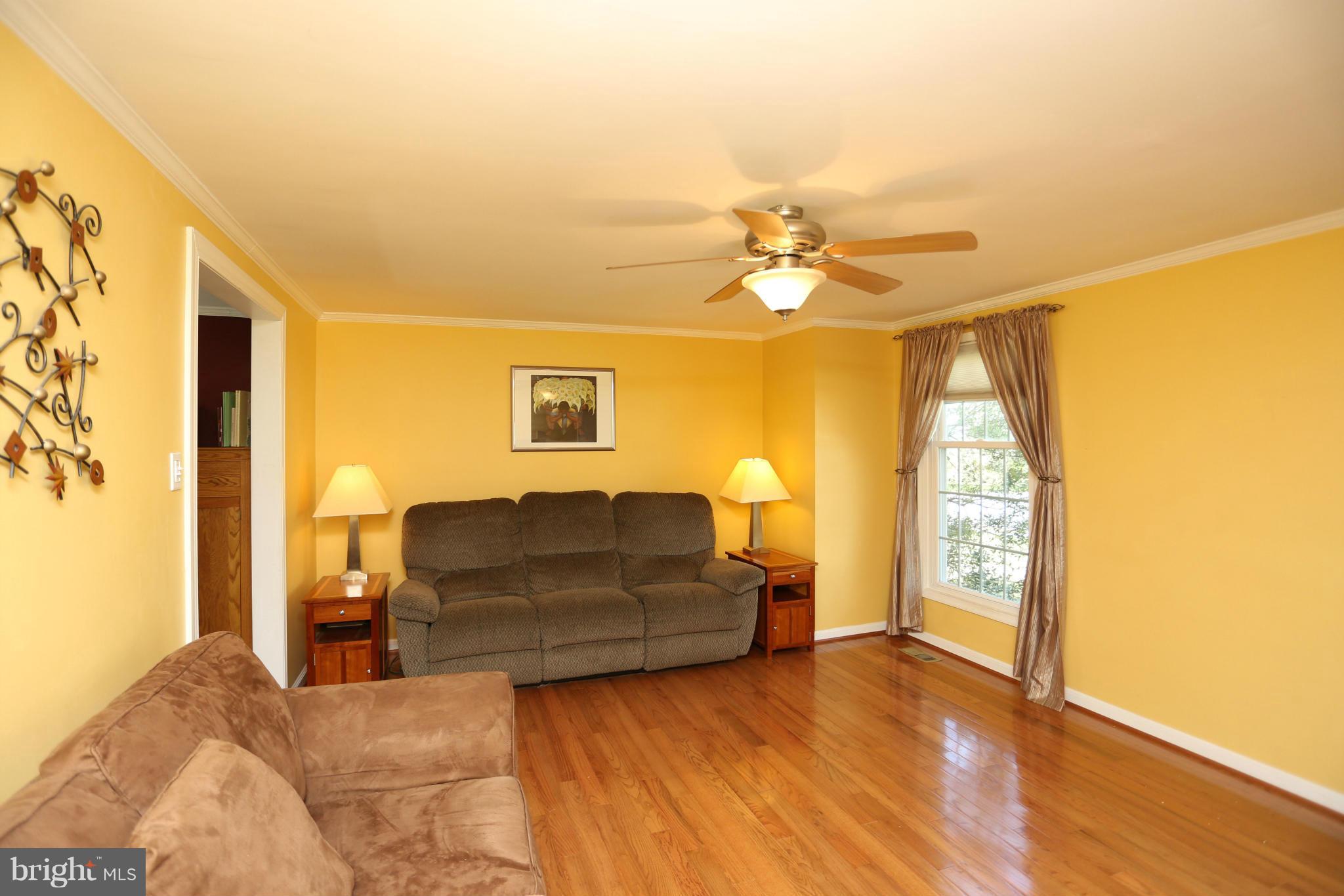 6354 Rising Moon Columbia, MD 21045 - Photo 9 of 27 Living Room