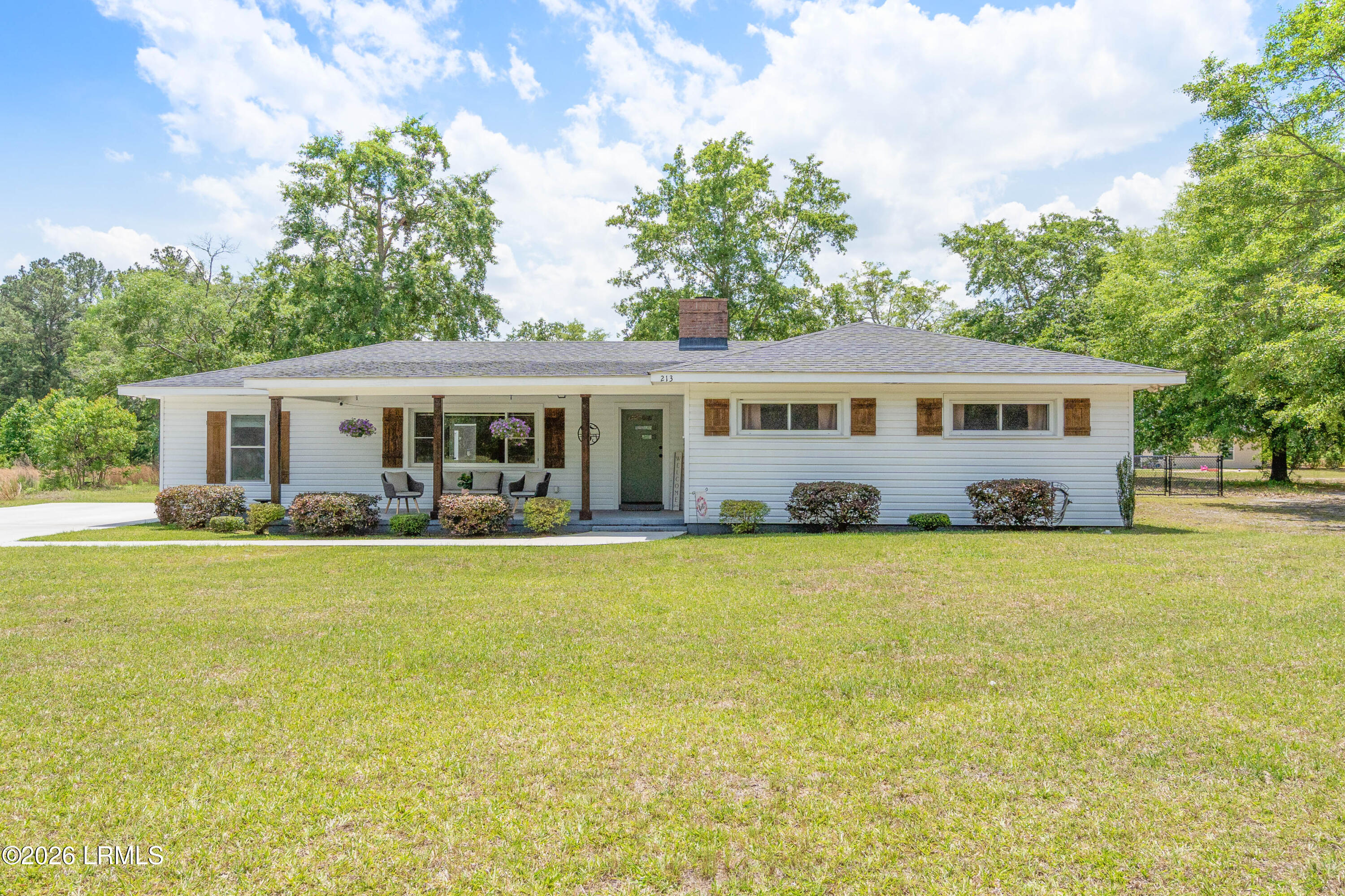 213 Sharon Avenue Hampton, SC 29924 - Photo 1 of 31 Front