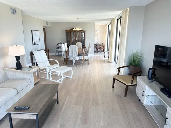 $2,900 | 400 Island Way, Unit 206, Clearwater Beach, FL 33767