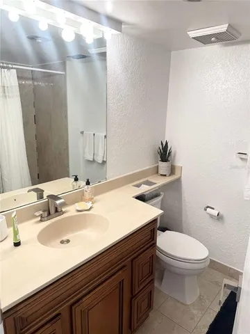 $2,900 | 400 Island Way, Unit 206, Clearwater Beach, FL 33767