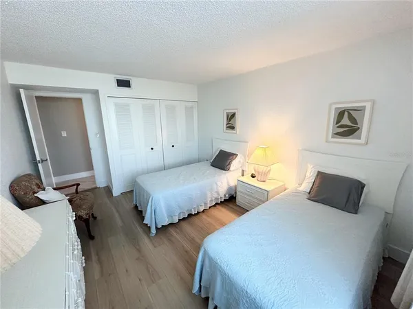 $2,900 | 400 Island Way, Unit 206, Clearwater Beach, FL 33767