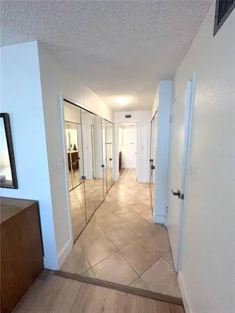 $2,900 | 400 Island Way, Unit 206, Clearwater Beach, FL 33767