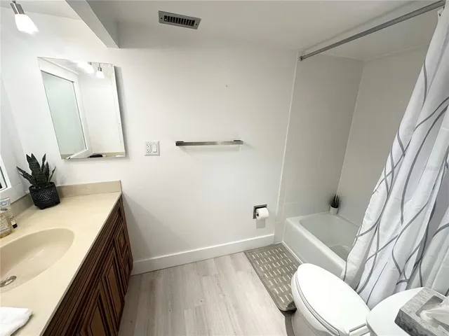 $2,900 | 400 Island Way, Unit 206, Clearwater Beach, FL 33767