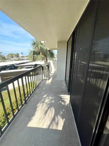 $2,900 | 400 Island Way, Unit 206, Clearwater Beach, FL 33767