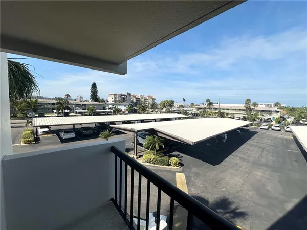 $2,900 | 400 Island Way, Unit 206, Clearwater Beach, FL 33767