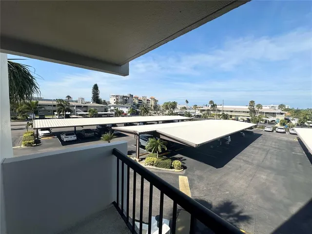 $2,900 | 400 Island Way, Unit 206, Clearwater Beach, FL 33767