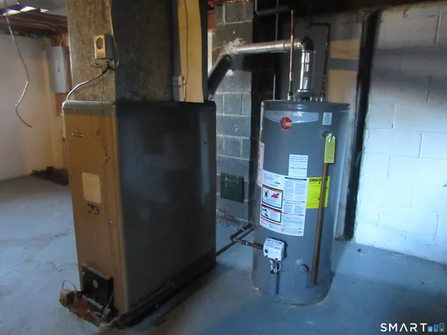 $329,900 | 64 8th Street, Newington, CT 06111