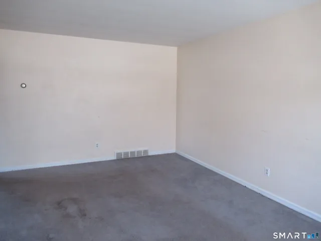 $329,900 | 64 8th Street, Newington, CT 06111