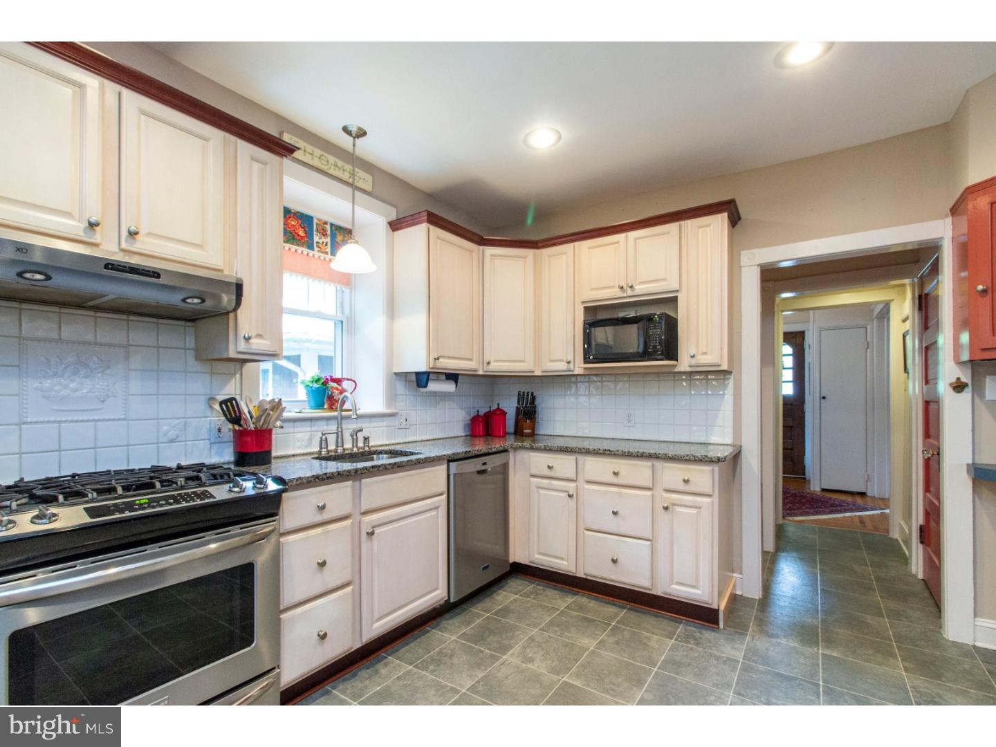 8 Llandillo Road Havertown, PA 19083 - Photo 10 of 25