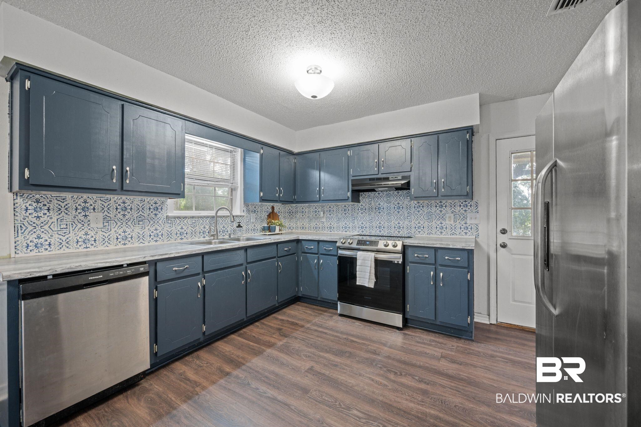 6831 Joy Court Theodore, AL 36582 - Photo 5 of 17