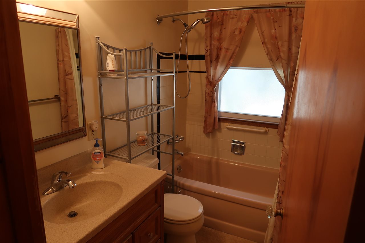 2765 Raskob Street Flint, MI 48504 - Photo 5 of 37 50082894-4.JPG