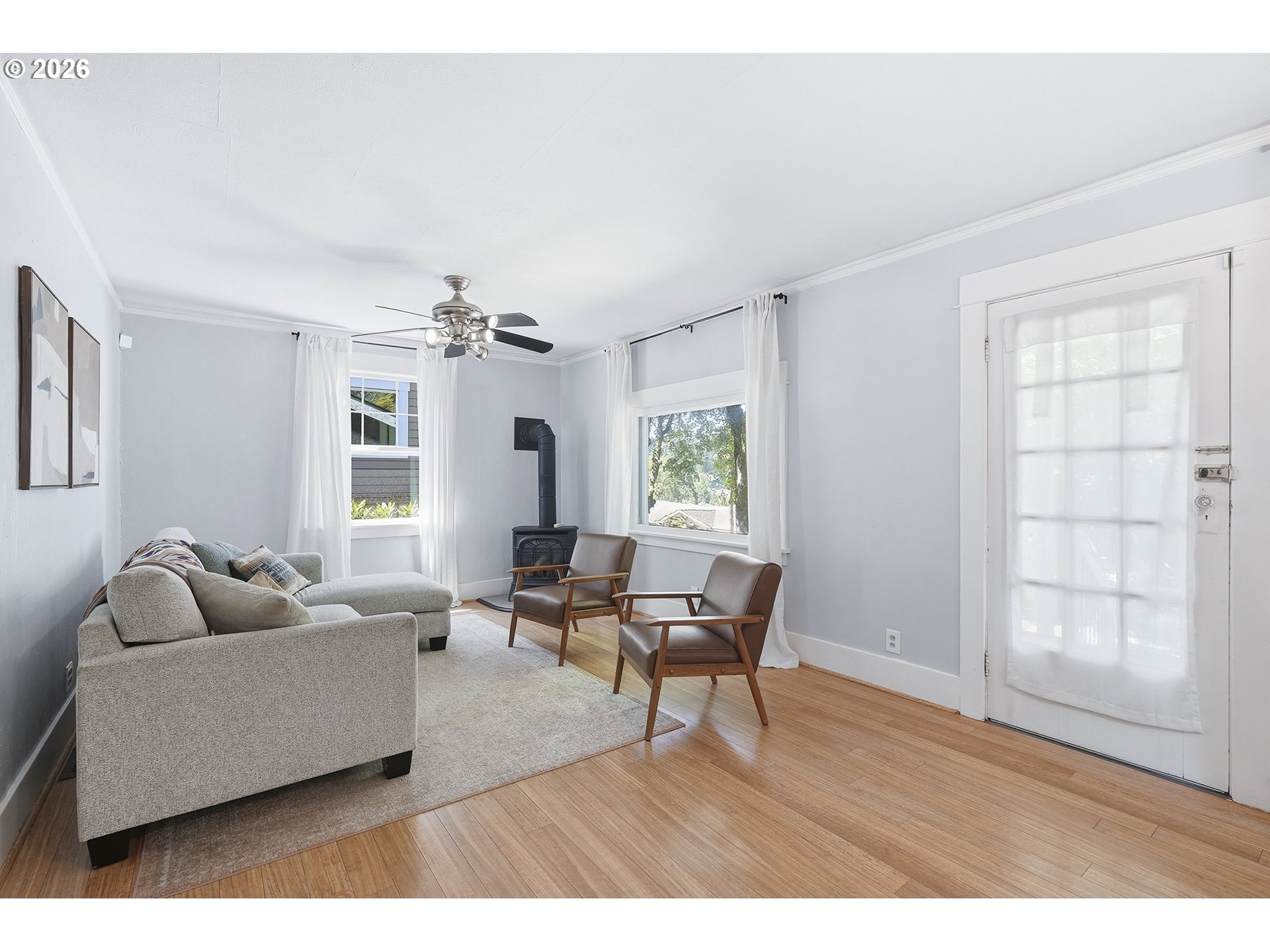 7464 Southwest 53rd Avenue Portland, OR 97219 - Photo 6 of 32