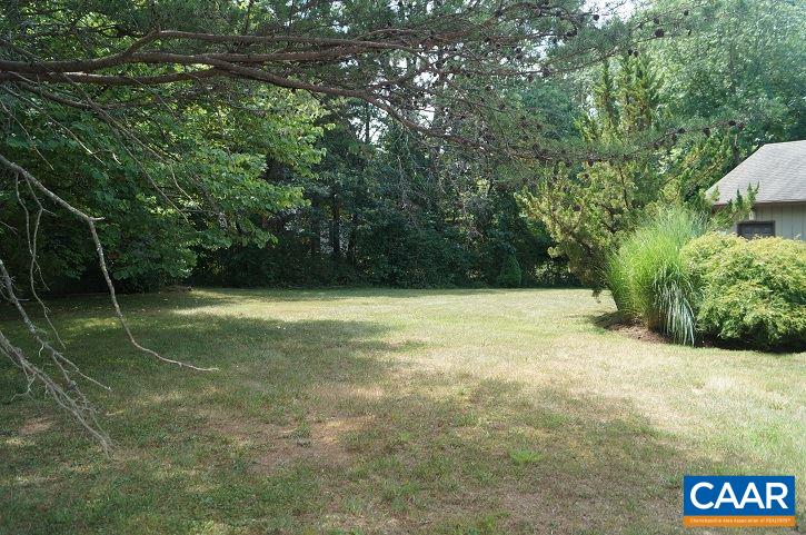 84 Wedgestone Road Stanardsville, VA 22973 - Photo 11 of 34 a view of a backyard
