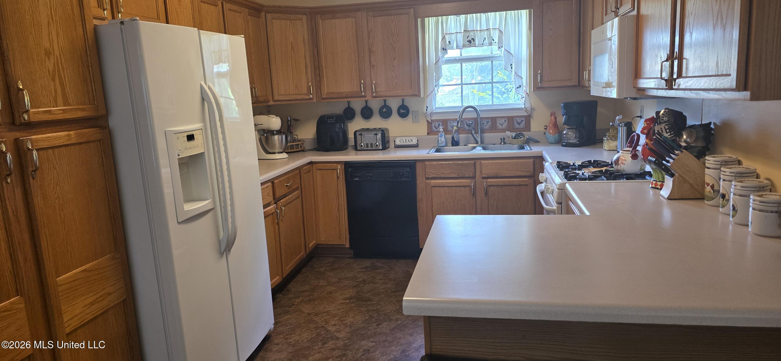 180 Stonewall Road Byhalia, MS 38611 - Photo 2 of 73 20260613_160752