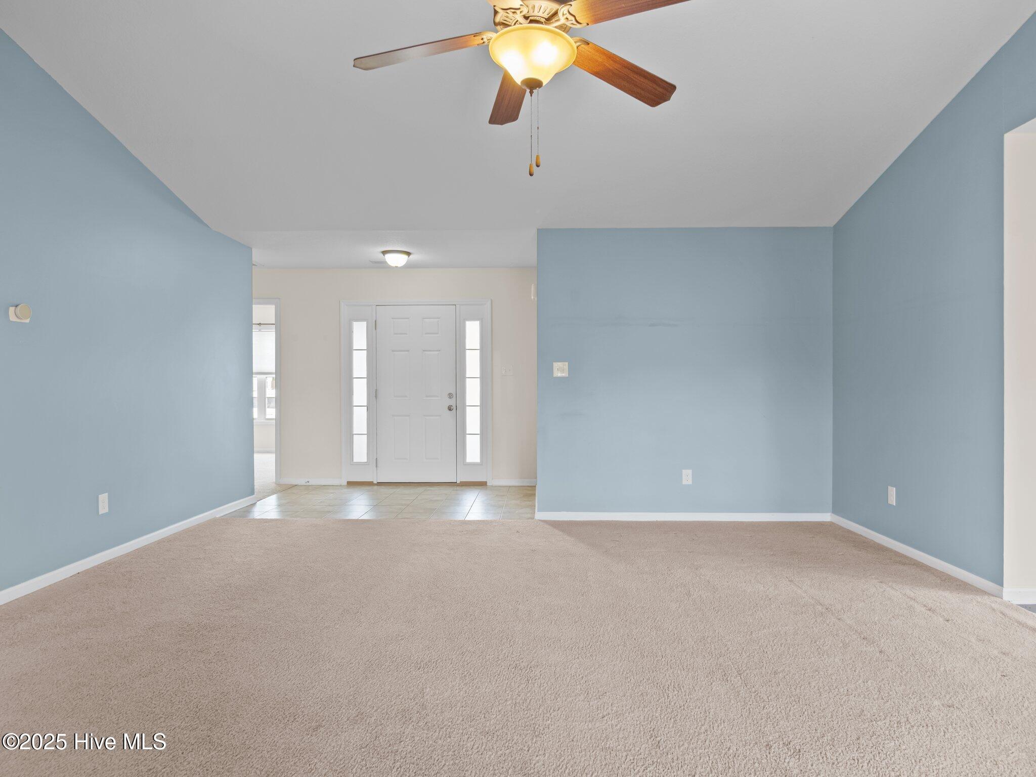 308 Springcreek Court Hubert, NC 28539 - Photo 8 of 50 Living Room