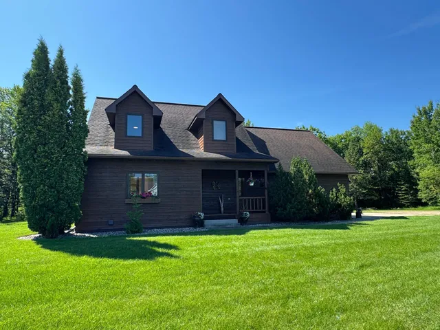 $330,000 | 40101 River Oaks Drive, Roseau, MN 56751
