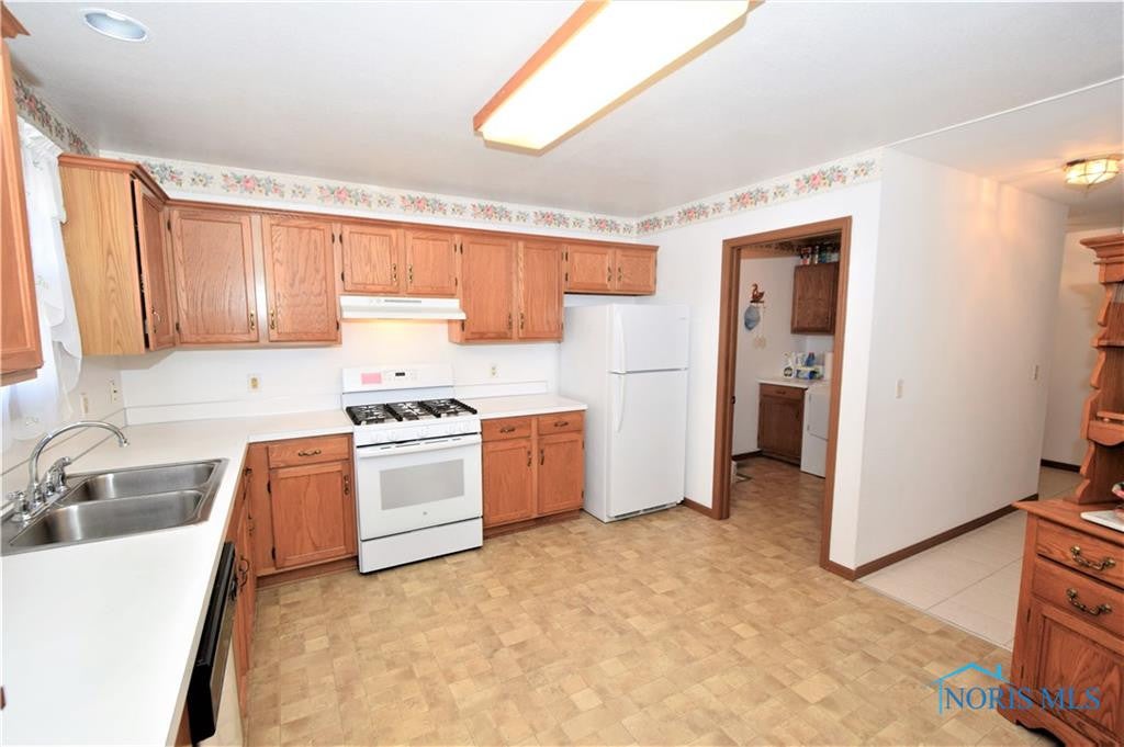 1036 Kinder Road Toledo, OH 43615 - Photo 15 of 30 Gallery Image 15