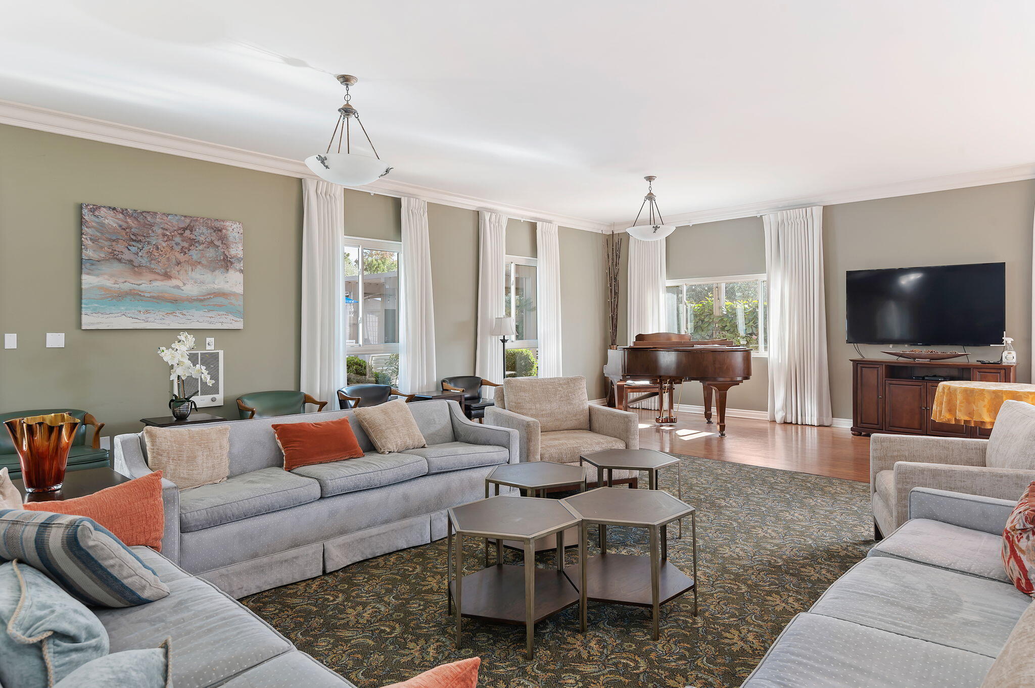 5796 Encina Road, Unit 2 Goleta, CA 93117 - Photo 25 of 38 Clubhouse lounge