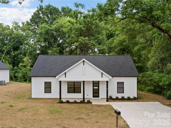 $358,000 | 315 West Chestnut Street, Stanley, NC 28164