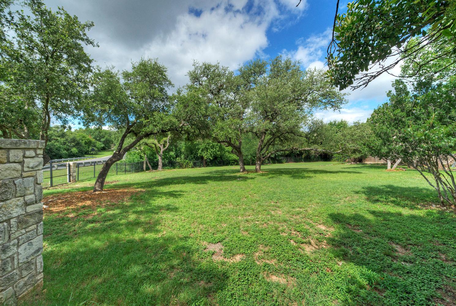 12012 Uplands Ridge Drive Bee Cave, TX 78738 - Photo 39 of 39 Large side yard.