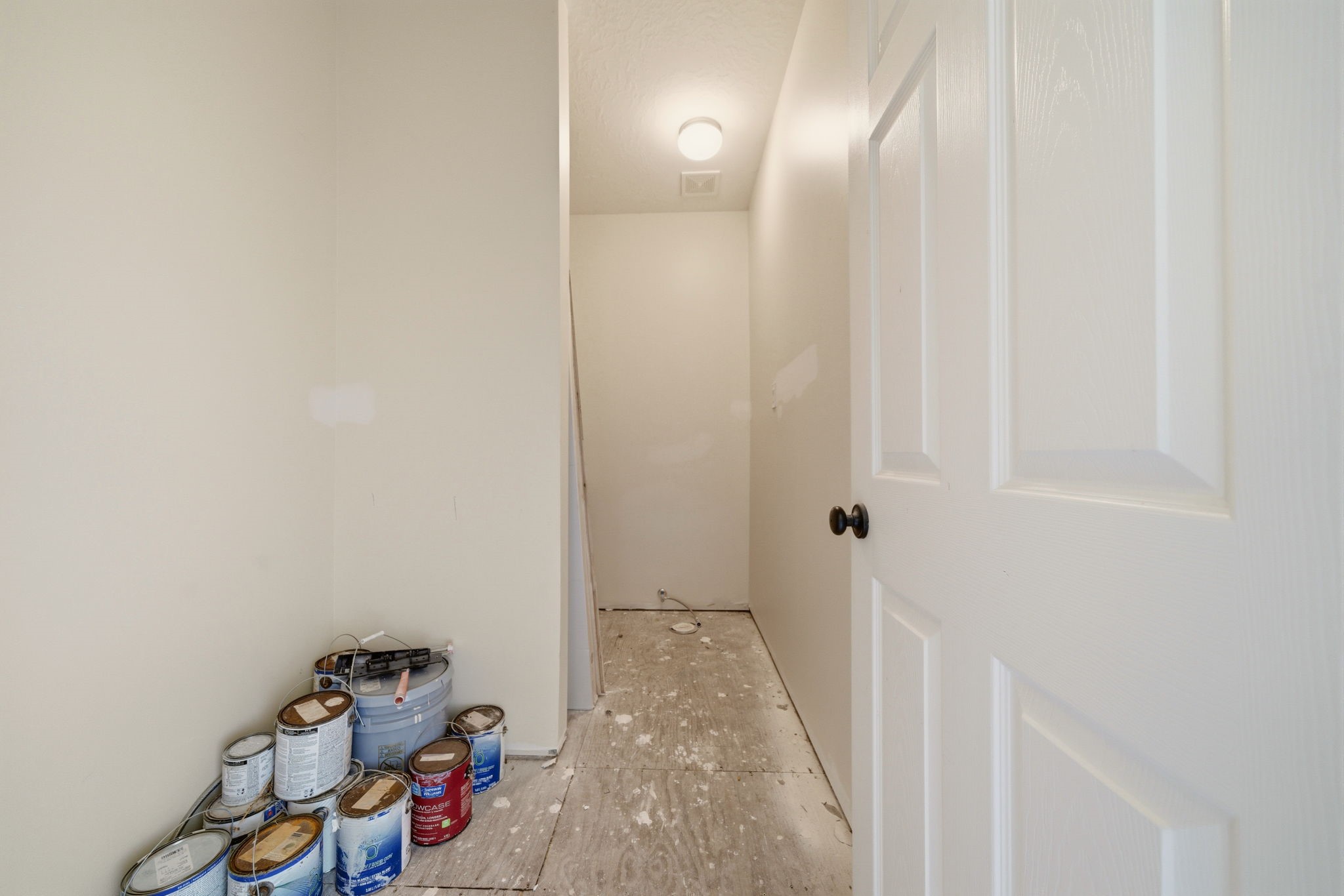 4535 Box Turtle Lane Fulshear, TX 77441 - Photo 43 of 49 The ensuite bathroom to upstairs bedroom #5.