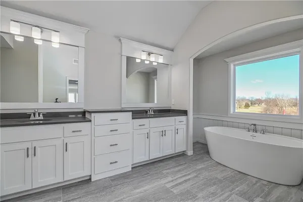 $644,950 | 2717 West Park Street, Olathe, KS 66061