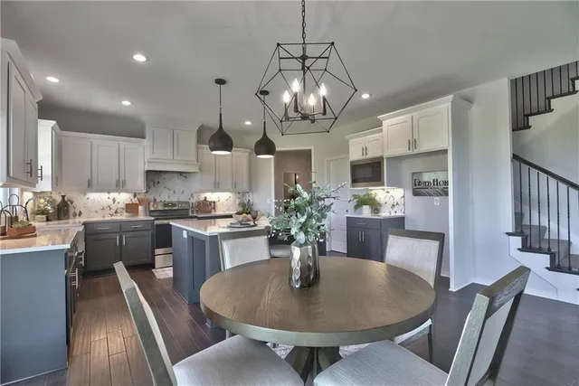 $644,950 | 2717 West Park Street, Olathe, KS 66061